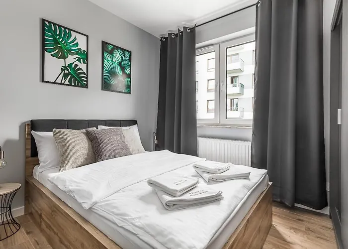 Premium New Town Private Parking Included Апартаменты