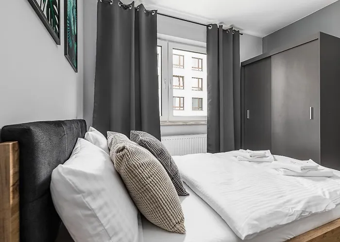 Premium New Town Private Parking Included Апартаменты